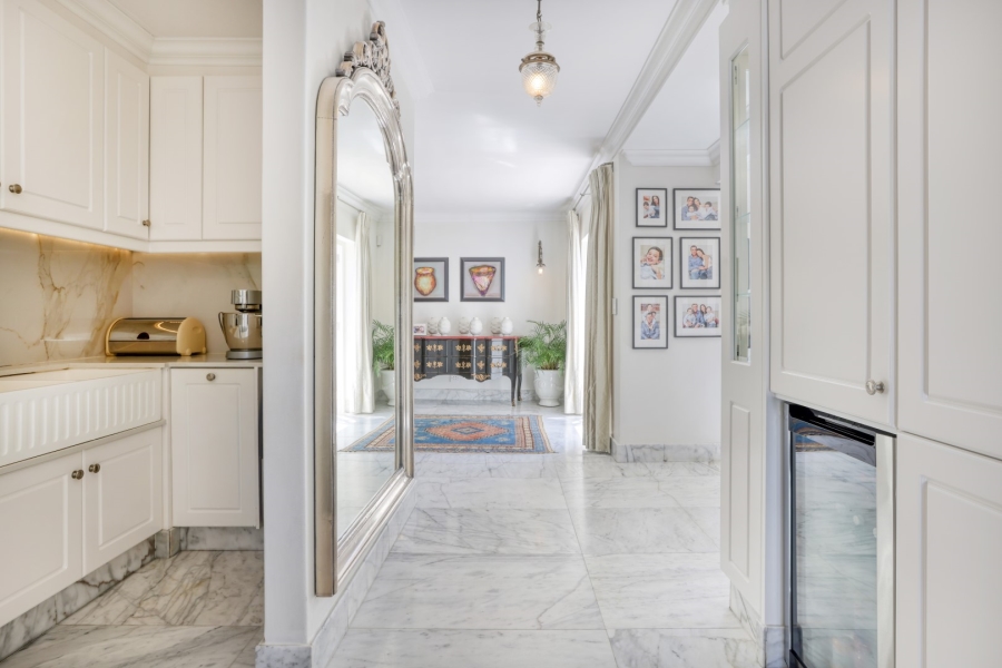 5 Bedroom Property for Sale in Constantia Western Cape